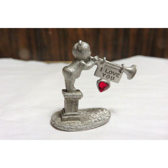 VINTAGE SPOONTIQUES  PEWTER  BEAR WITH HORN & SIGN I LOVE YOU & RED STONE F1060 - Picture 1 of 3